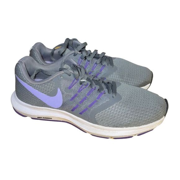 Like New Women’s Nike size 6 Purple & Gray Run Swift Sneakers - Picture 3 of 8